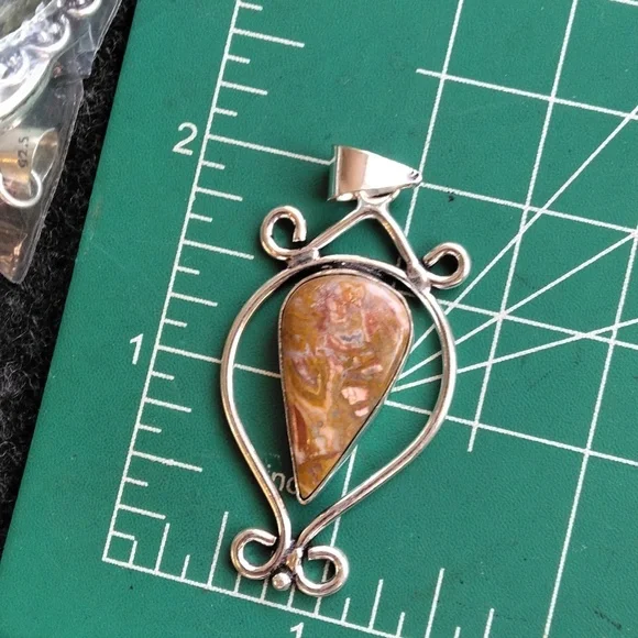 Mexican Laguna Lace Agate Silver Plated Gemstone Necklace Pendant - Picture 5 of 5